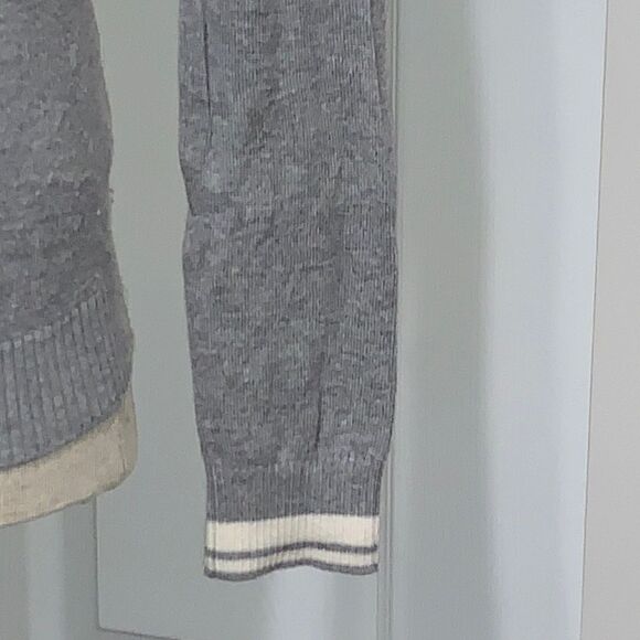 360 Garage | Women’s Grey Gray White Crewneck Knit ‘MUSIC’ Pullover Sweater XS - Picture 6 of 9